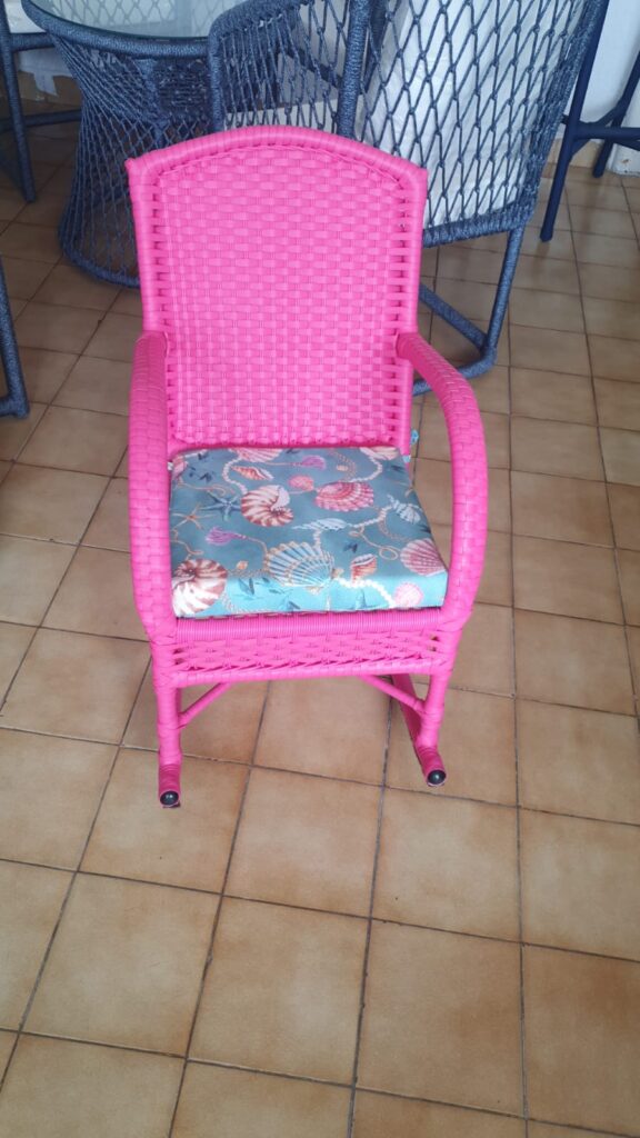 Cadeira de Balanço Capri Infantil | Mavv Design